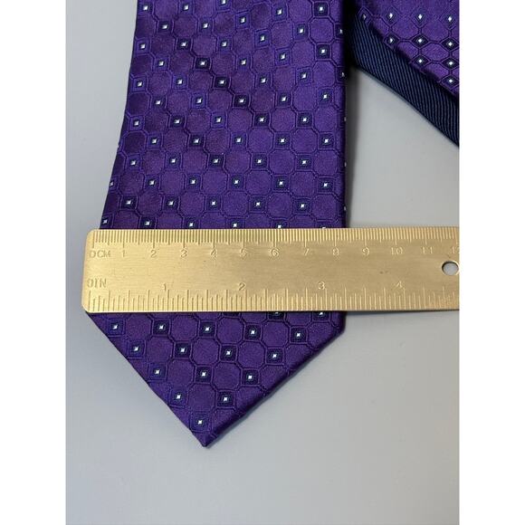 Tommy Hilfiger 100% Silk Purple Dot Tie - Picture 4 of 6